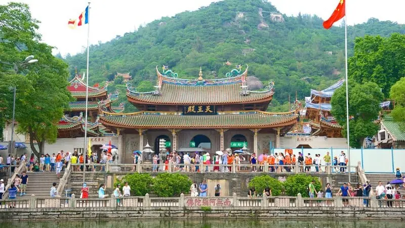 Hạ M&ocirc;n Trung Quốc, đ&ocirc; thị xứ biển mang vẻ đẹp ngọt ng&agrave;o 3