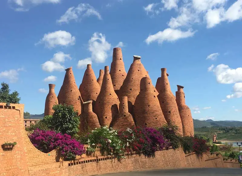 Kh&aacute;m ph&aacute; Di Lặc Trung Quốc, th&agrave;nh phố b&igrave;nh y&ecirc;n của tỉnh V&acirc;n Nam 7