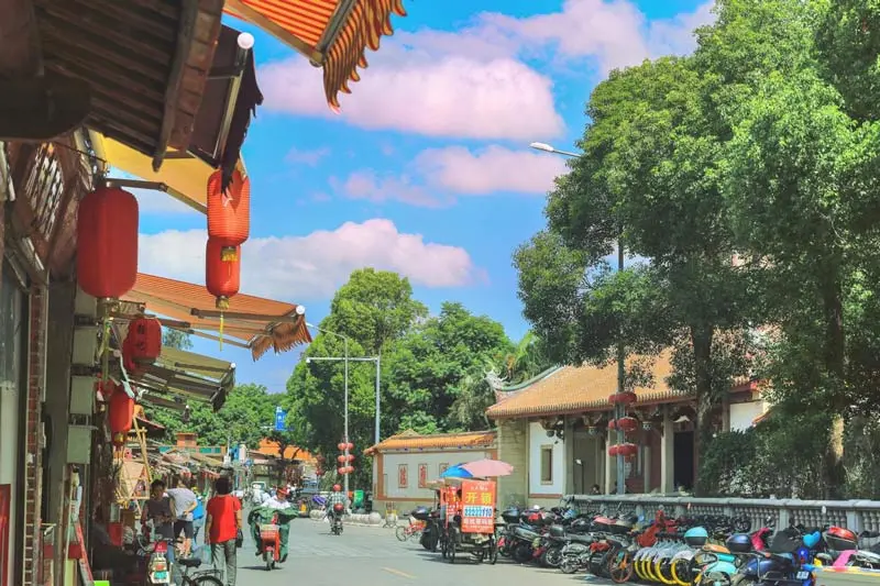 Kh&aacute;m ph&aacute; th&agrave;nh phố Tuyền Ch&acirc;u với vẻ đẹp lịch sử v&agrave; văn h&oacute;a 5