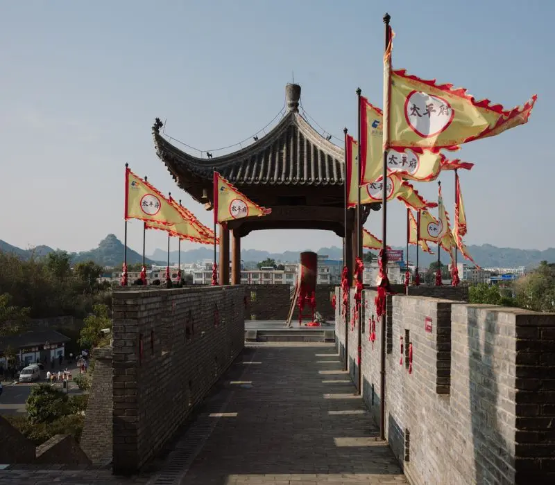 Th&aacute;i B&igrave;nh Cổ Trấn, vẻ đẹp mang đậm n&eacute;t truyền thống người Hoa 7