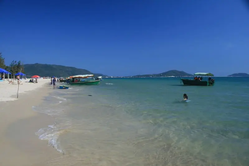 Thi&ecirc;n đường biển tại Đảo Hải Nam ngo&agrave;i khơi Trung Quốc 6