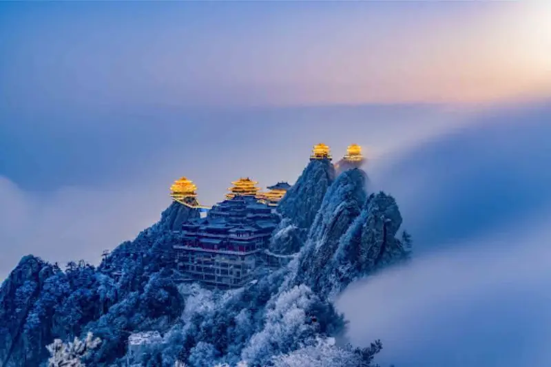 Thi&ecirc;n hạ danh quan n&uacute;i L&atilde;o Qu&acirc;n th&aacute;nh địa của văn h&oacute;a Đạo gi&aacute;o 6