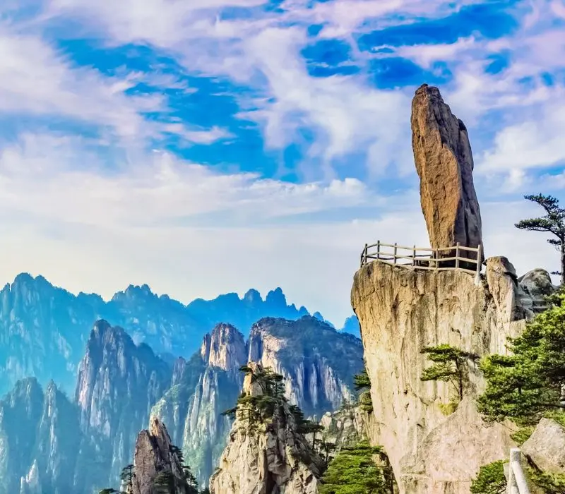Núi Hoàng Sơn bản hòa ca của mây và đá ở Trung Quốc