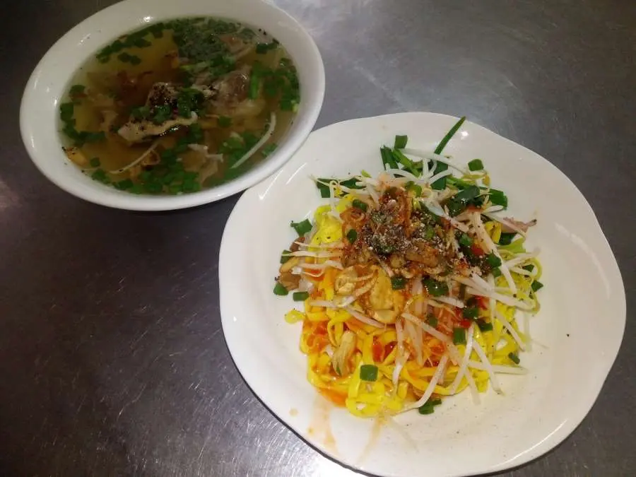 Tiệm Ăn Đồng Kh&aacute;nh Vĩnh Long, phục vụ c&aacute;c m&oacute;n điểm t&acirc;m s&aacute;ng v&agrave; cơm phần 2