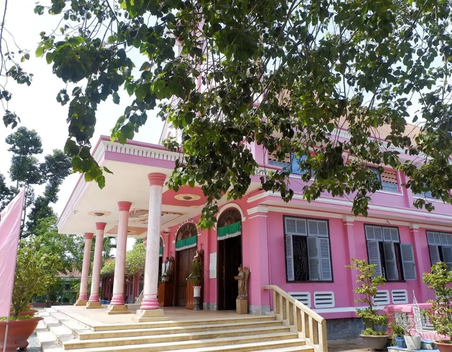 Vẻ đẹp của Nhà Thờ Nhơn Phú với tuổi đời hàng trăm năm 6