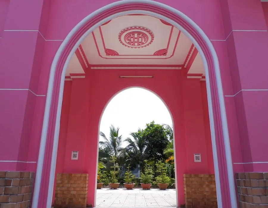 Vẻ đẹp của Nhà Thờ Nhơn Phú với tuổi đời hàng trăm năm 7