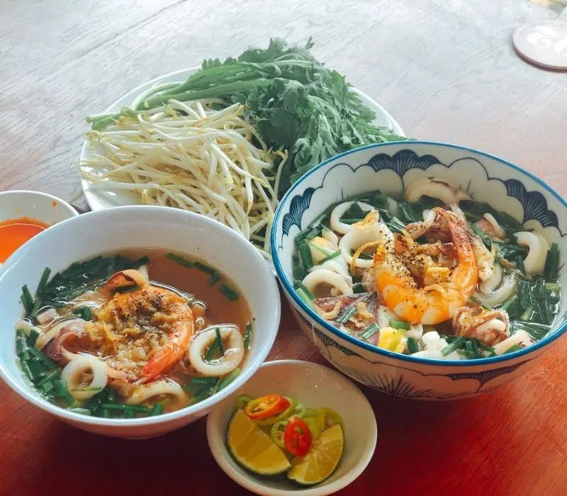 Ăn gì ở Vũng Tàu và top 10 món ngon nức ti&ecirc;́ng kh&ocirc;ng th&ecirc;̉ bỏ lỡ 4