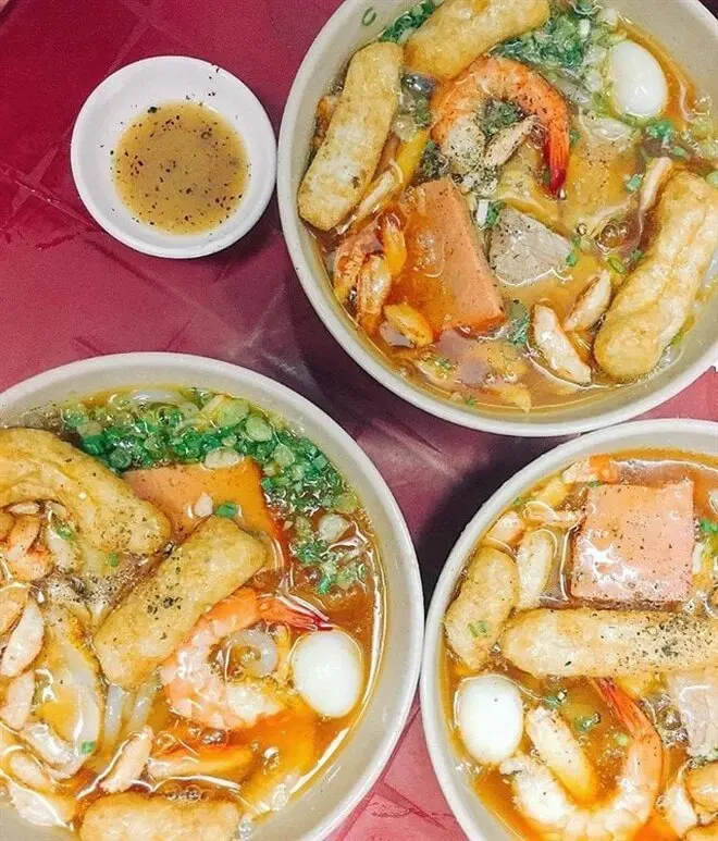 B&aacute;nh canh Long Hương - Say m&ecirc; với vị nước l&egrave;o đậm đ&agrave;, ngon hết sẩy 6
