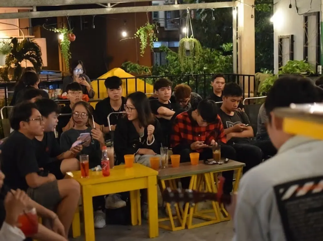 Bohemiens Caf&eacute; &ndash; Phong c&aacute;ch đường phố cực chất tại Vũng T&agrave;u 16