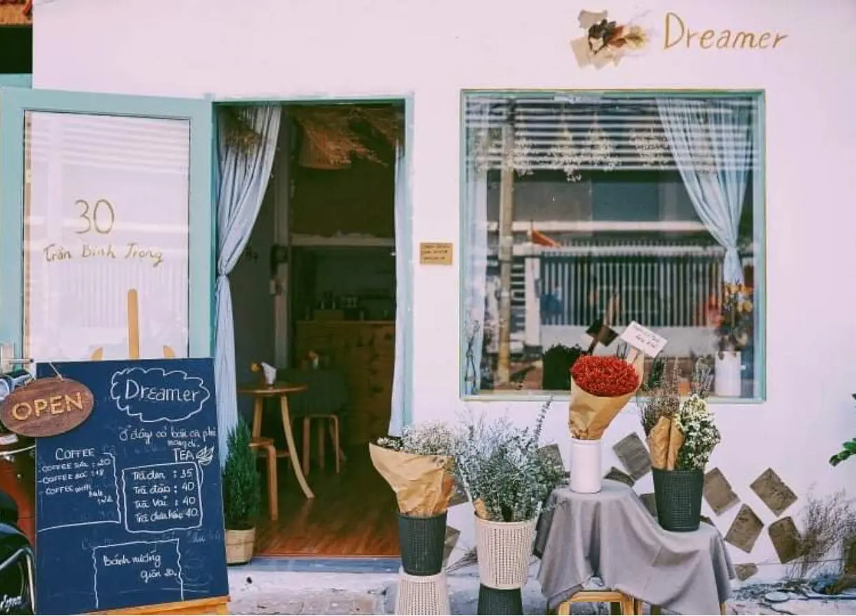 Dreamer Coffee Vũng T&agrave;u - Chốn hẹn h&ograve; l&atilde;ng mạn ở Vũng T&agrave;u 2