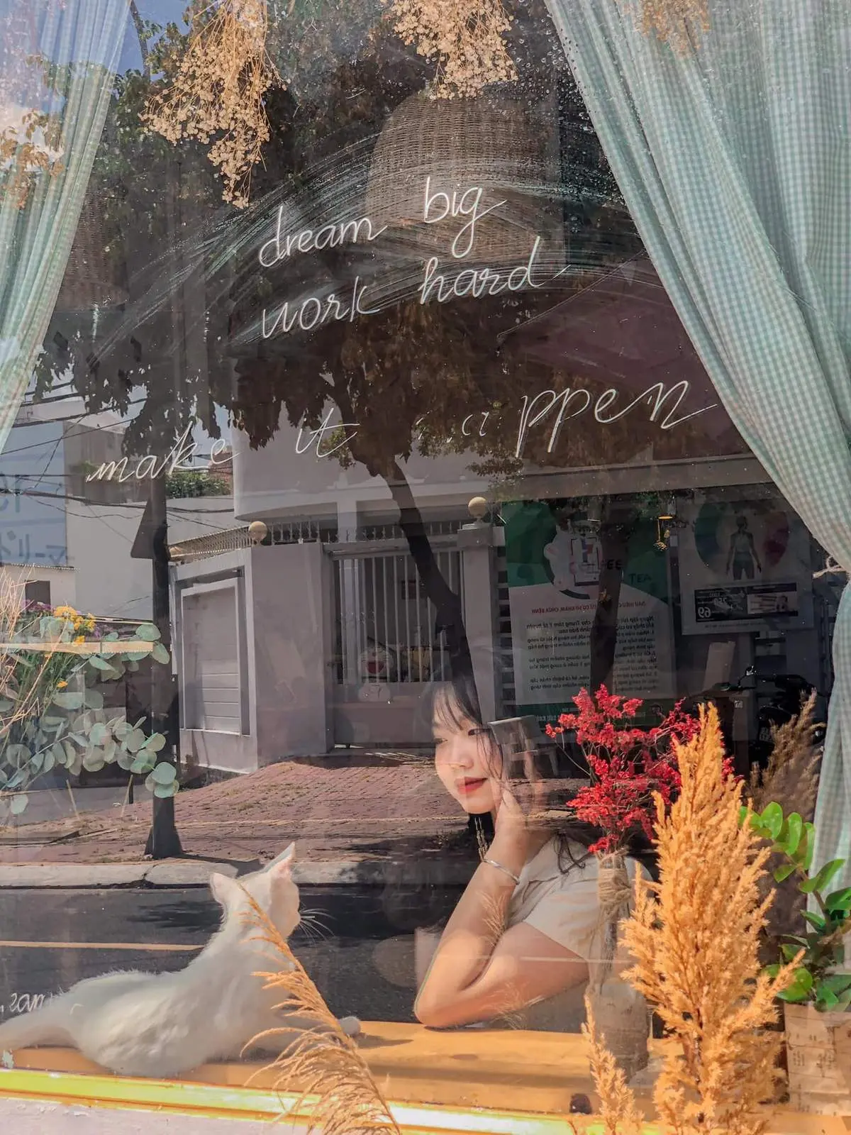 Dreamer Coffee Vũng T&agrave;u - Chốn hẹn h&ograve; l&atilde;ng mạn ở Vũng T&agrave;u 15
