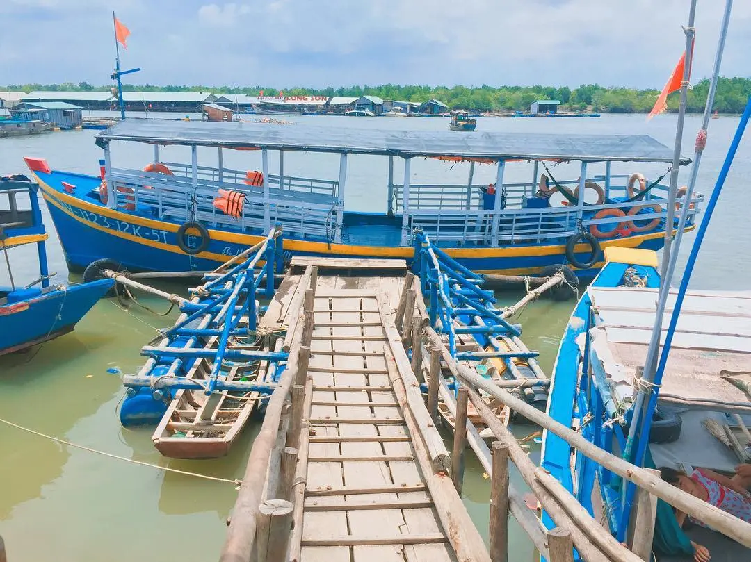 Ghé thăm Làng bè Long Sơn với trải nghiệm ẩm thực và đời sống bình dị 11