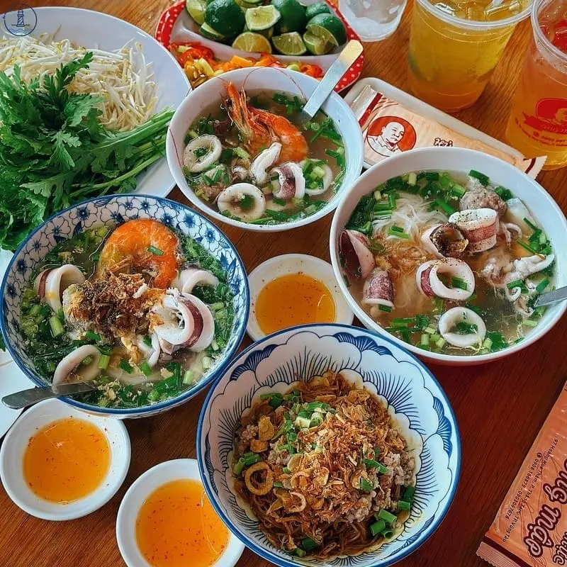 Hủ tiếu mực &Ocirc;ng Mập mang hương vị biển Vũng T&agrave;u đến gần thực kh&aacute;ch 5