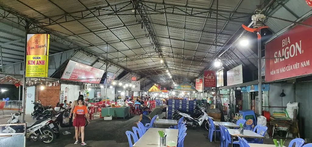 Lạc lối v&agrave;o chợ đ&ecirc;m Vũng T&agrave;u v&agrave; bạn sẽ biết cảm gi&aacute;c u m&ecirc; kh&ocirc;ng lối tho&aacute;t l&agrave; như thế n&agrave;o 16