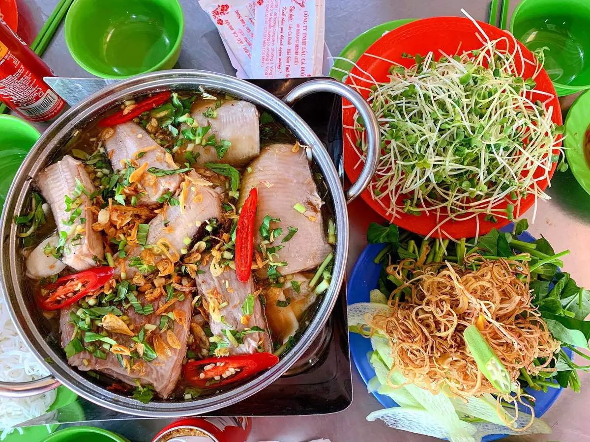 Lẩu c&aacute; đuối Vũng T&agrave;u c&oacute; g&igrave; m&agrave; khiến ai ăn cũng m&ecirc; mẩn? 3