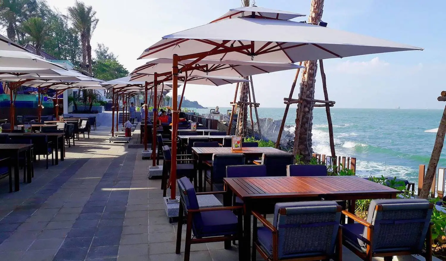 Marina Club Vũng T&agrave;u - Check-in nh&agrave; h&agrave;ng 4 sao view biển chất lừ 4