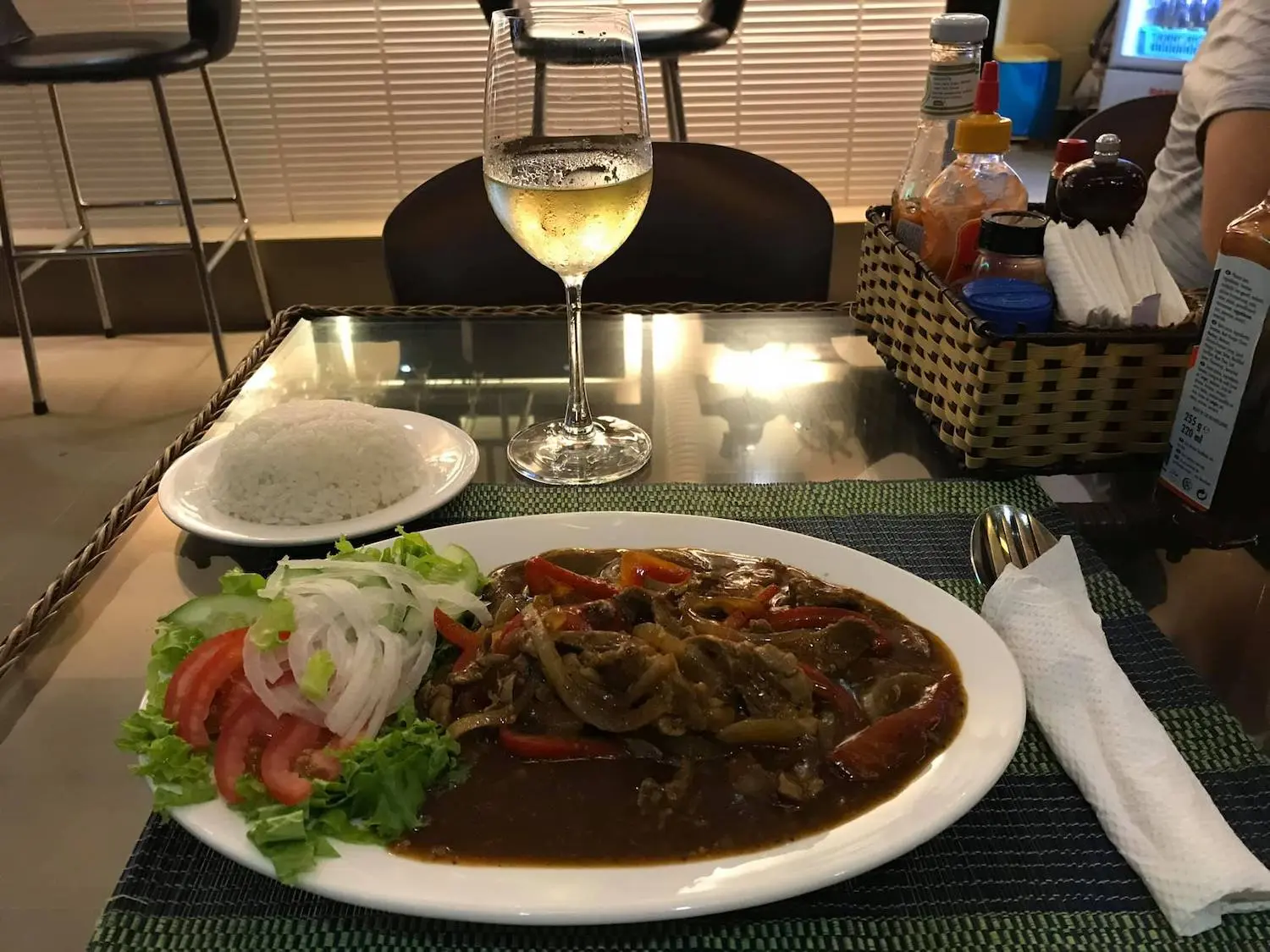 Matildas Pub Vũng T&agrave;u - Qu&aacute;n ăn T&acirc;y khiến thực kh&aacute;ch m&ecirc; mệt ở Vũng T&agrave;u 9