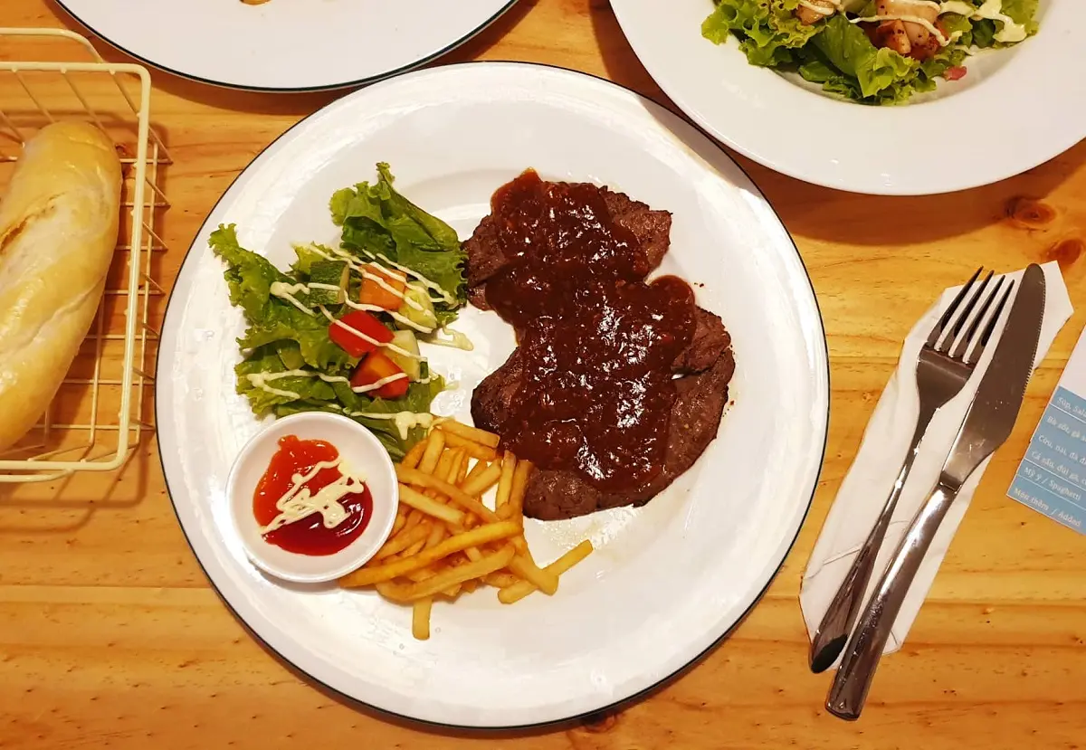 Retro Steak Vũng T&agrave;u - Nh&agrave; h&agrave;ng steak mang phong c&aacute;ch cổ điển 8