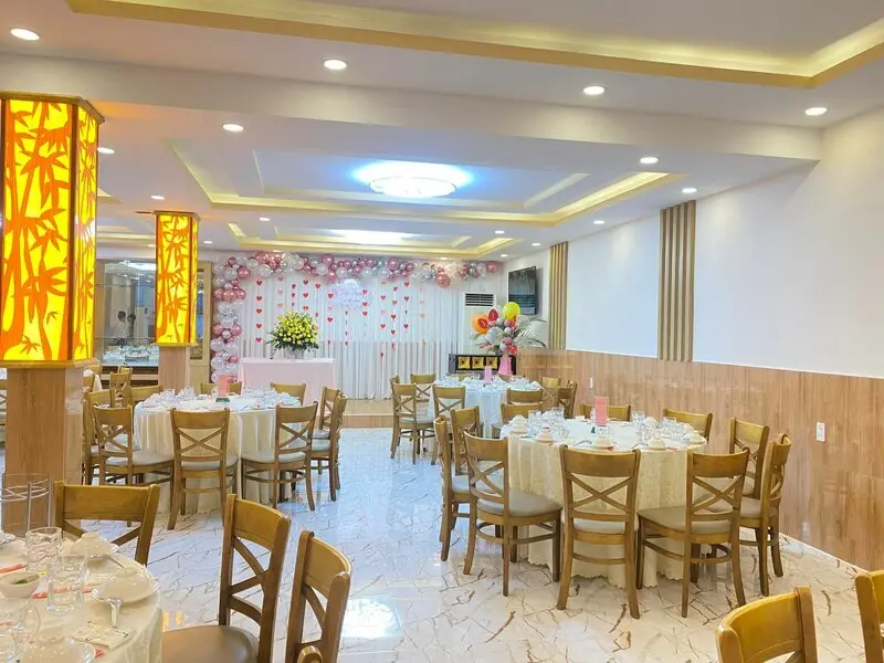 Review Qu&aacute;n L&aacute; Vũng T&agrave;u đủ m&oacute;n hải sản tươi sống từ biển 6