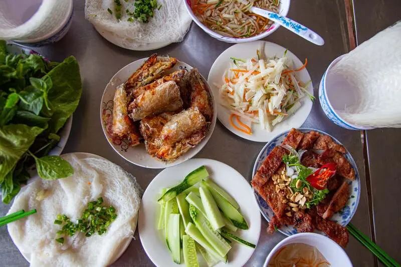 Thưởng thức b&aacute;nh hỏi An Nhứt, đặc sản nức tiếng Vũng T&agrave;u 2