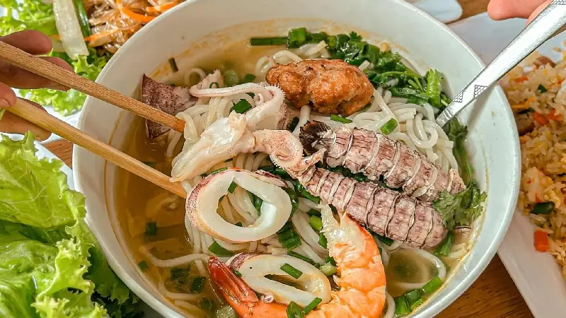Top 20+ m&oacute;n ăn s&aacute;ng Vũng T&agrave;u ngon để khởi đầu ng&agrave;y mới 2