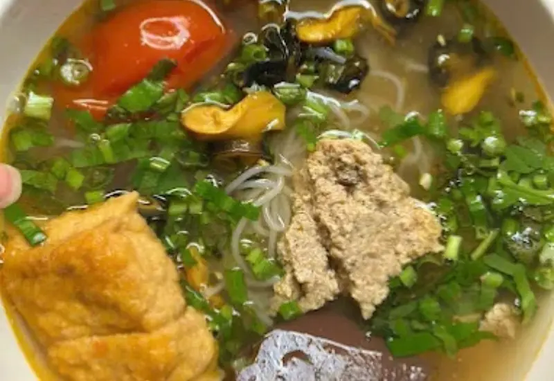 Top 7 qu&aacute;n b&uacute;n ri&ecirc;u Vũng T&agrave;u ngon m&ecirc; ly, vị đậm đ&agrave; 8