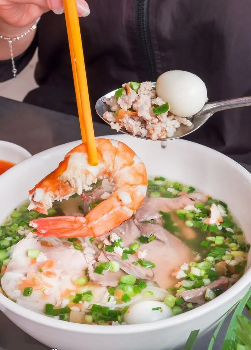 Top 8 qu&aacute;n hủ tiếu mực Vũng T&agrave;u g&acirc;y b&atilde;o giới ẩm thực 7