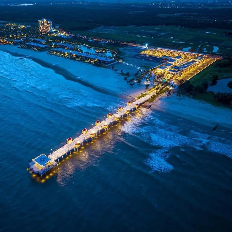 Ngắm cảnh tr&ecirc;n Cầu Hamptons Pier d&agrave;i nhất Đ&ocirc;ng Nam &Aacute; 2