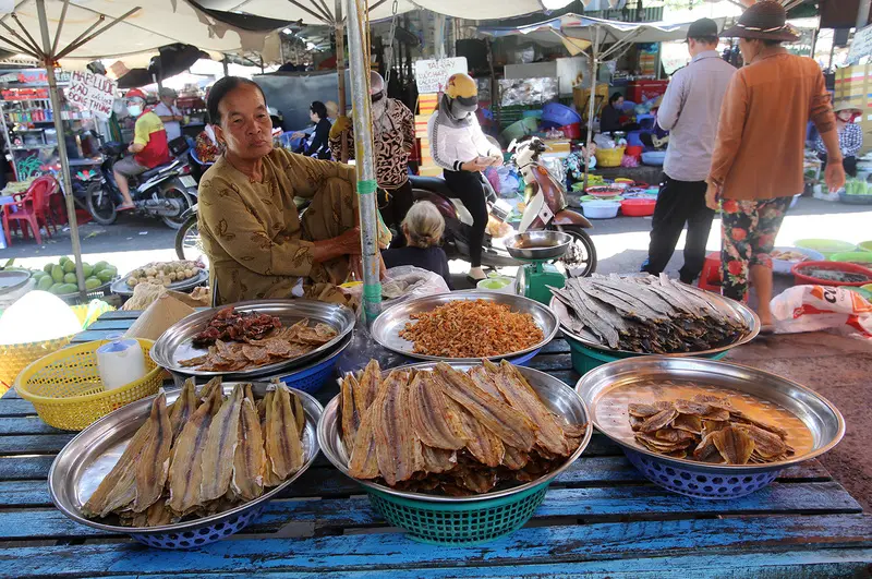 Về chợ Phước Hải thưởng thức hải sản tươi ngon 6