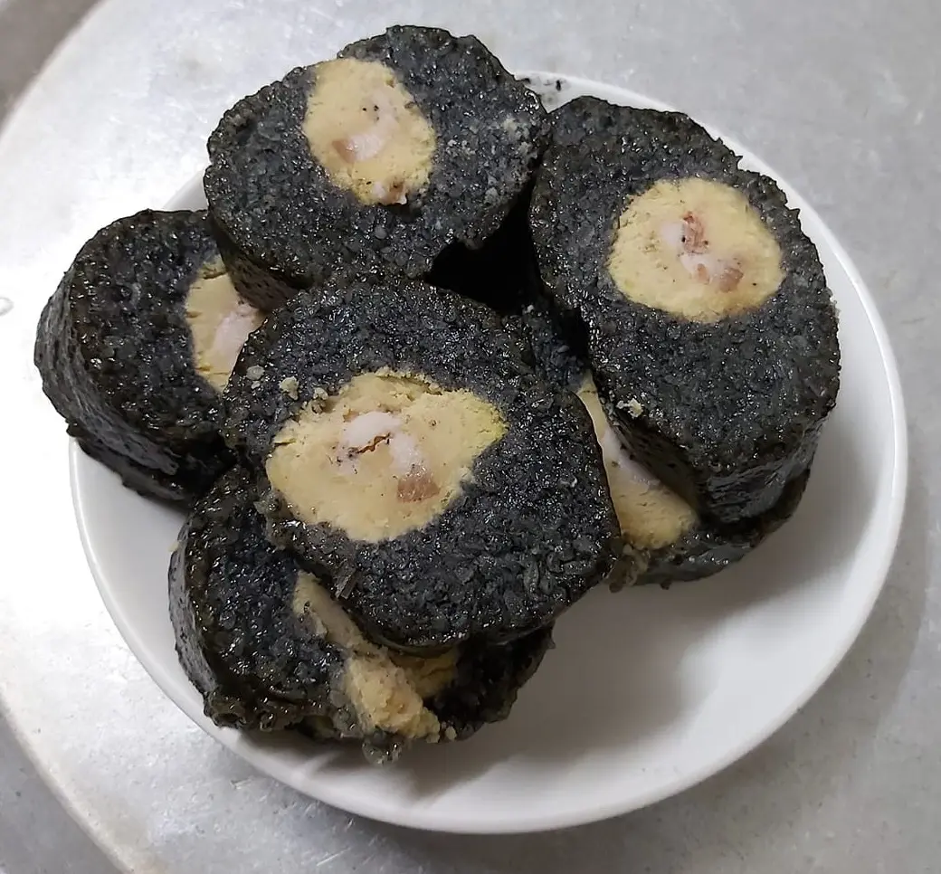 B&aacute;nh chưng đen Mường L&ograve; - Đặc sản nổi tiếng của d&acirc;n tộc người Th&aacute;i 3
