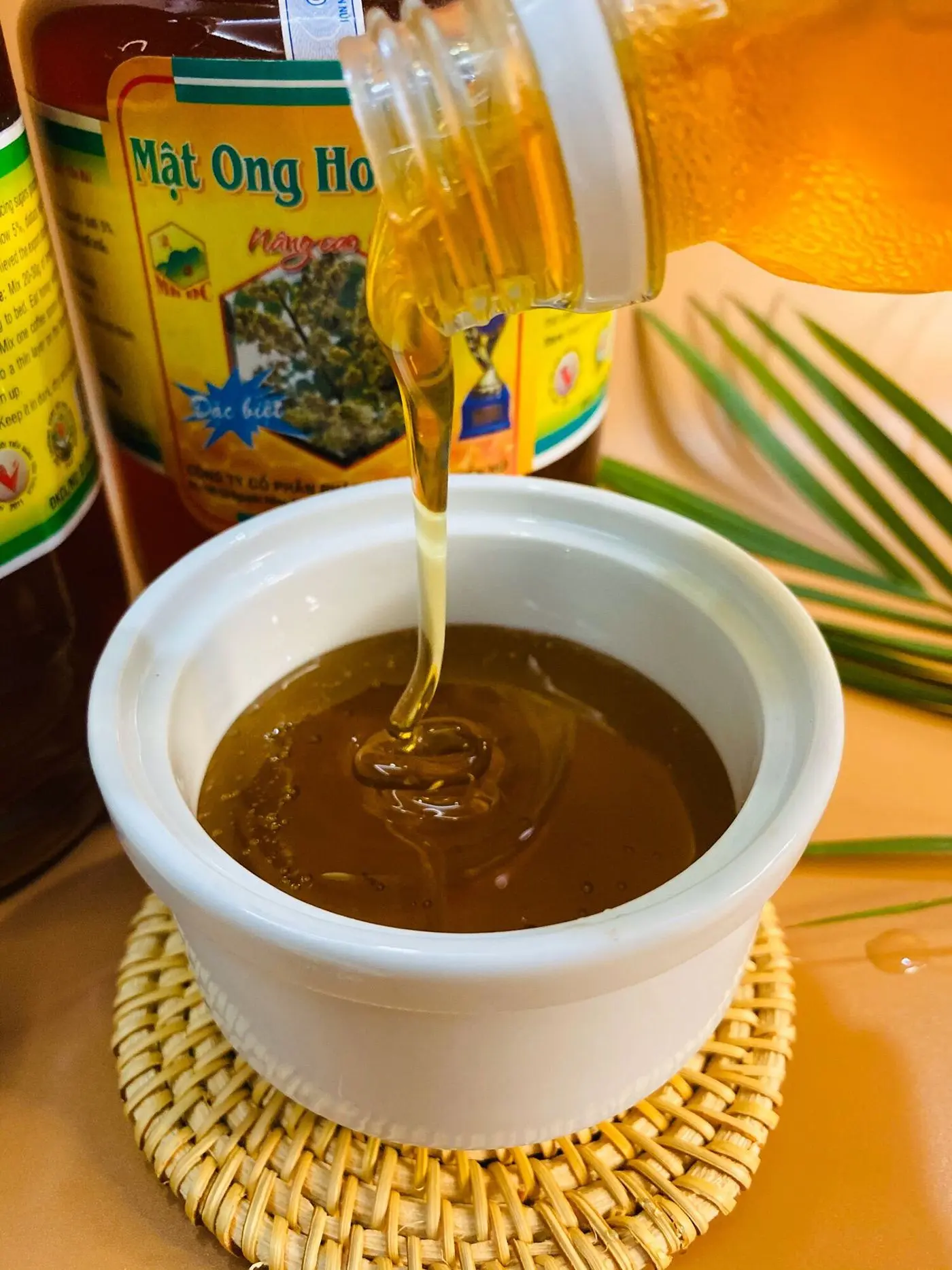 Mật ong nh&atilde;n Văn Chấn - Thức qu&agrave; qu&yacute; của non cao T&acirc;y Bắc 4
