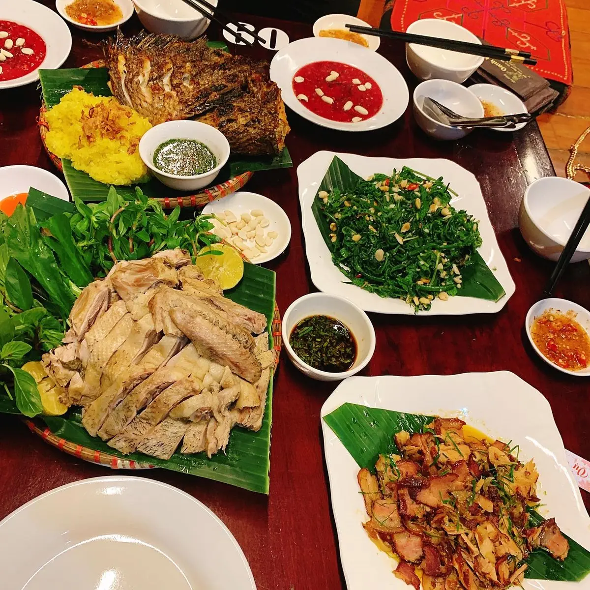 Nh&agrave; h&agrave;ng Oanh Hợp - M&ecirc; mẩn kh&ocirc;ng gian thưởng thức ẩm thực sang trọng, cuốn h&uacute;t 20