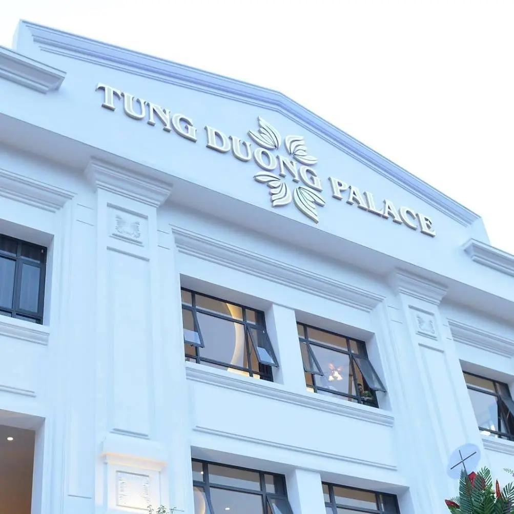 Nh&agrave; h&agrave;ng T&ugrave;ng Dương - Ngỡ ng&agrave;ng trước kh&ocirc;ng gian sang trọng tại nh&agrave; h&agrave;ng 2