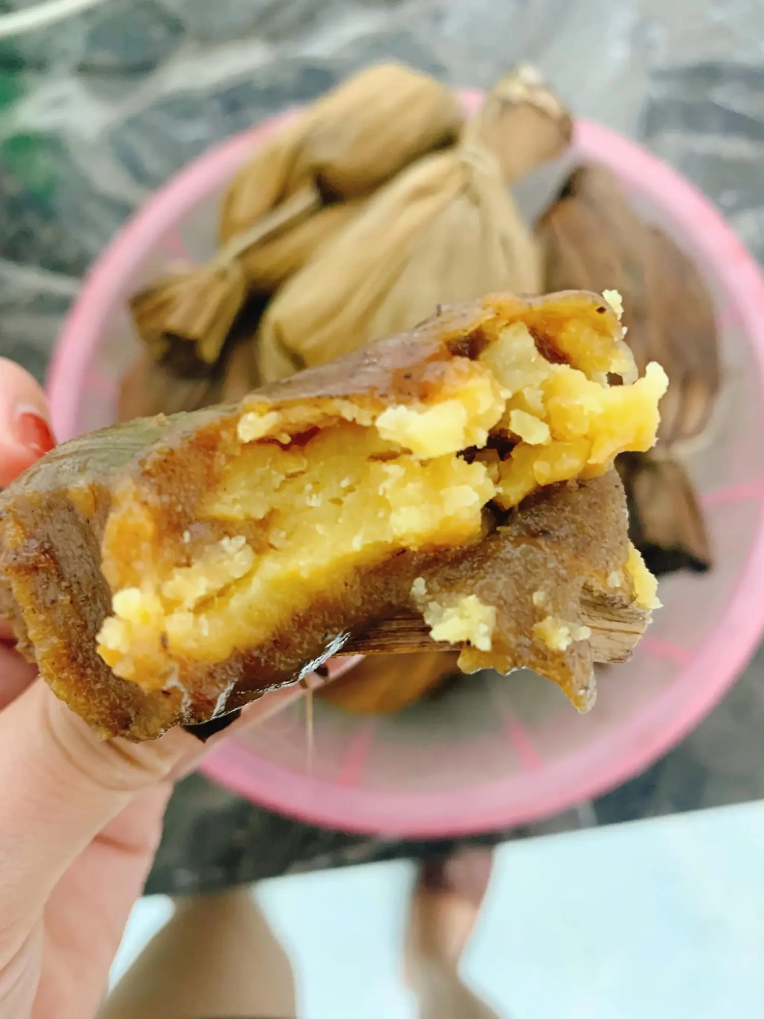 Thưởng thức B&aacute;nh chuối Lục Y&ecirc;n - N&eacute;t đẹp trong ẩm thực Y&ecirc;n B&aacute;i 3