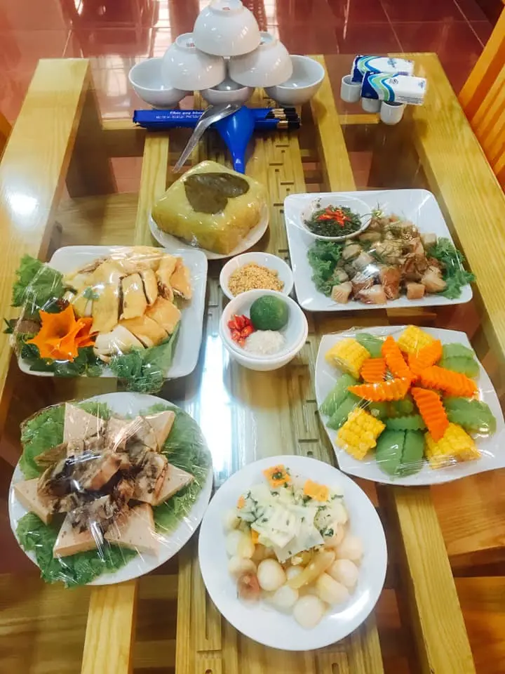 Thưởng thức bữa ăn ngập tr&agrave;n đặc sản Y&ecirc;n B&aacute;i tại Nh&agrave; h&agrave;ng Đồng T&acirc;m 3