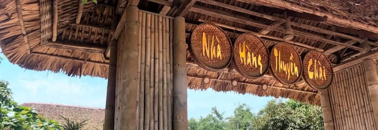 Vừa ăn vừa ngắm view sông, sao lại không với Nhà hàng Thuyền Chài