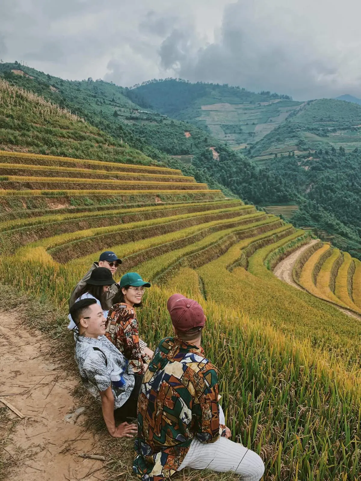 Chiêm ngưỡng Mù Cang Chải cuối mùa lúa chín đẹp say đắm lòng người 4