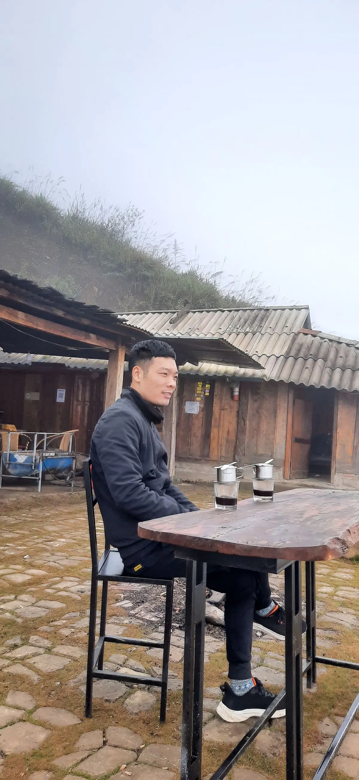 Chuyến đi thanh xu&acirc;n của ch&agrave;ng trai trẻ qua Review Sống Lưng Khủng Long 9