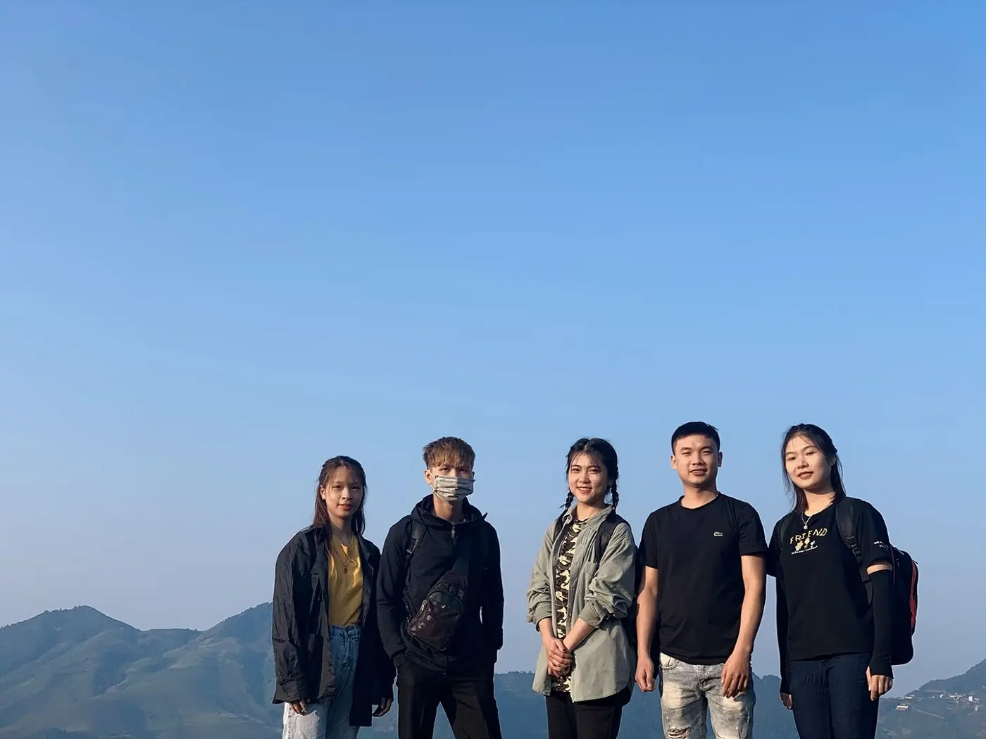 H&igrave;nh ảnh Review T&agrave; X&ugrave;a si&ecirc;u đẹp của hội bạn th&acirc;n 4