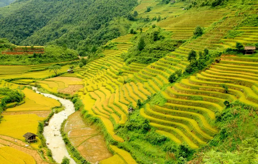 Leo dốc tr&ugrave;ng điệp, Review La P&aacute;n Tẩn đẹp si m&ecirc; 2
