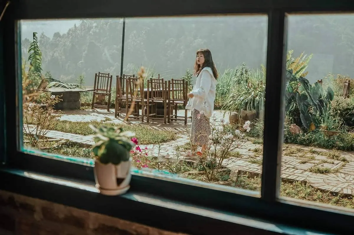 Review M&ugrave; Cang Chải với những sắc th&aacute;i vui nhộn, tươi tắn c&ugrave;ng hội bạn th&acirc;n 12