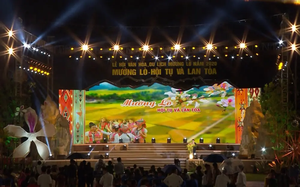 Lễ hội Hoa ban - Mường L&ograve; v&agrave; những tinh hoa miền T&acirc;y Bắc 2