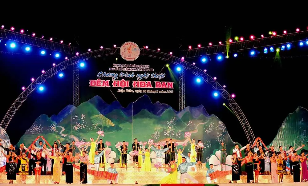Lễ hội Hoa ban - Mường L&ograve; v&agrave; những tinh hoa miền T&acirc;y Bắc 5