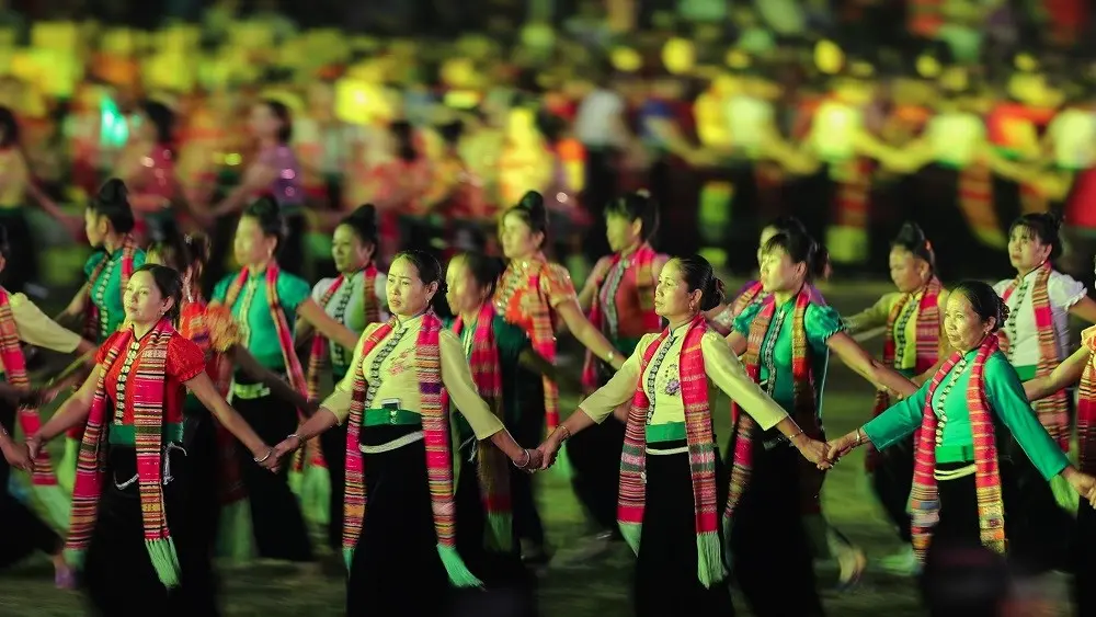 Tham gia Hội X&ograve;e Mường L&ograve; - Chi&ecirc;m ngưỡng điệu x&ograve;e Th&aacute;i độc đ&aacute;o 4